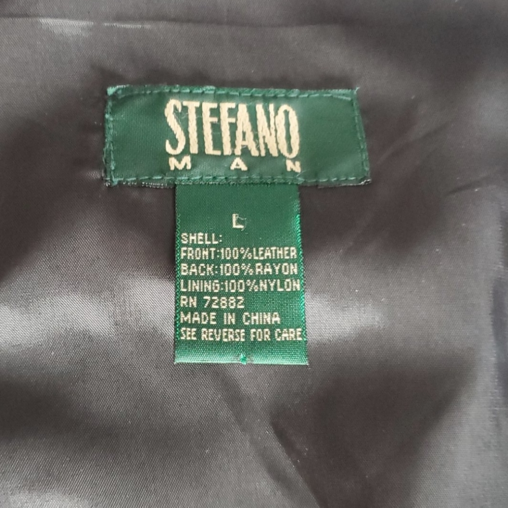 Large Vest - Picture 2 of 4